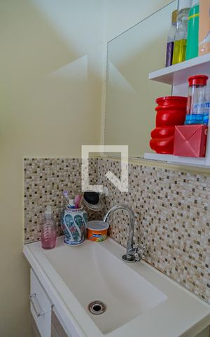 Casa de condomínio à venda com 150m², 5 quartos e 1 vaga Casa de condomínio à venda com 150m², 5 quartos e 1 vagaLavabo do Quarto