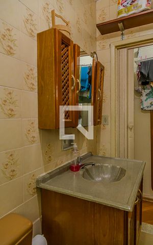 Casa de condomínio à venda com 150m², 5 quartos e 1 vaga Casa de condomínio à venda com 150m², 5 quartos e 1 vagaBanheiro Social