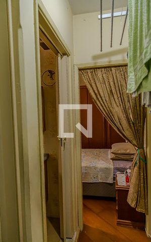 Casa de condomínio à venda com 150m², 5 quartos e 1 vaga Casa de condomínio à venda com 150m², 5 quartos e 1 vagaCorredor