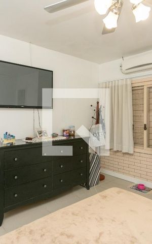 Casa à venda com 180m², 4 quartos e 3 vagas Casa à venda com 180m², 4 quartos e 3 vagasSuíte 1