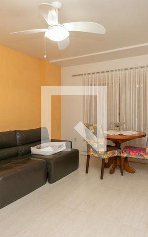 Casa à venda com 180m², 4 quartos e 3 vagas Casa à venda com 180m², 4 quartos e 3 vagasSala 2