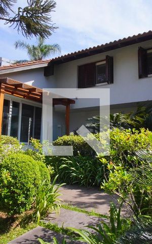 Casa à venda com 500m², 3 quartos e 4 vagasFachada