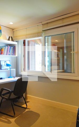 Casa à venda com 500m², 3 quartos e 4 vagasSuíte 1 - Segundo Andar