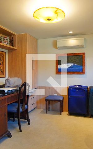 Casa à venda com 500m², 3 quartos e 4 vagasEscritório