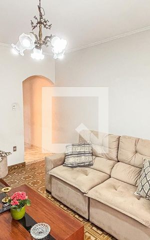Casa à venda com 250m², 3 quartos e 6 vagas Casa à venda com 250m², 3 quartos e 6 vagasSala