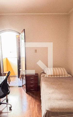 Casa à venda com 250m², 3 quartos e 6 vagas Casa à venda com 250m², 3 quartos e 6 vagasQuarto 1