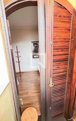 Casa à venda com 250m², 3 quartos e 6 vagas Casa à venda com 250m², 3 quartos e 6 vagasQuarto 1Varanda
