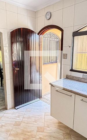 Casa à venda com 250m², 3 quartos e 6 vagas Casa à venda com 250m², 3 quartos e 6 vagasCozinha