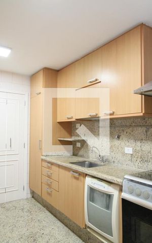 Apartamento à venda com 151m², 4 quartos e 3 vagasCozinha - Armários