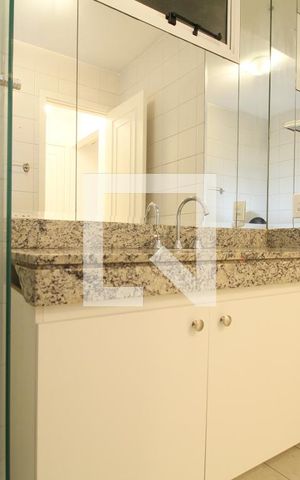 Apartamento à venda com 151m², 4 quartos e 3 vagasBanheiro social 2