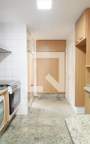 Apartamento à venda com 151m², 4 quartos e 3 vagasCozinha - Armários
