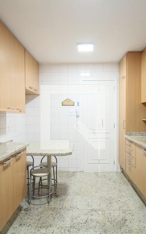 Apartamento à venda com 151m², 4 quartos e 3 vagasCozinha - Armários