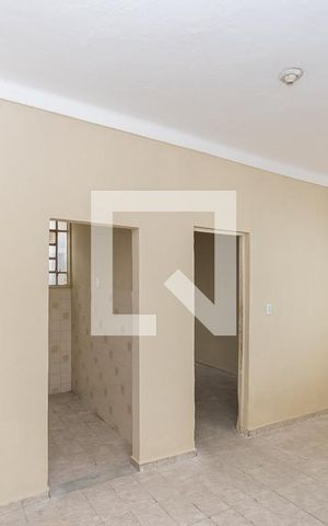 Casa para alugar com 60m², 2 quartos e 1 vaga Casa para alugar com 60m², 2 quartos e 1 vagaSala
