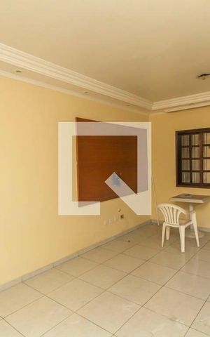 Casa à venda com 220m², 3 quartos e 2 vagas Casa à venda com 220m², 3 quartos e 2 vagasSala