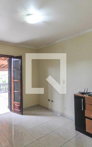 Casa à venda com 220m², 3 quartos e 2 vagas Casa à venda com 220m², 3 quartos e 2 vagasQuarto