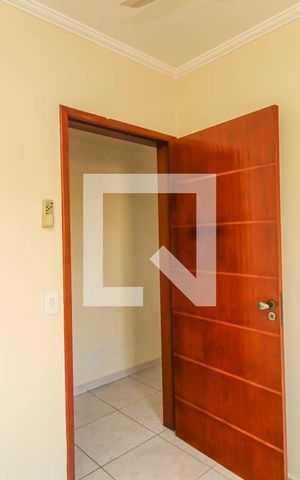 Casa à venda com 220m², 3 quartos e 2 vagas Casa à venda com 220m², 3 quartos e 2 vagasQuarto 3