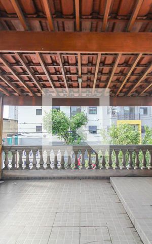 Casa à venda com 220m², 3 quartos e 2 vagas Casa à venda com 220m², 3 quartos e 2 vagasVaranda - Quarto
