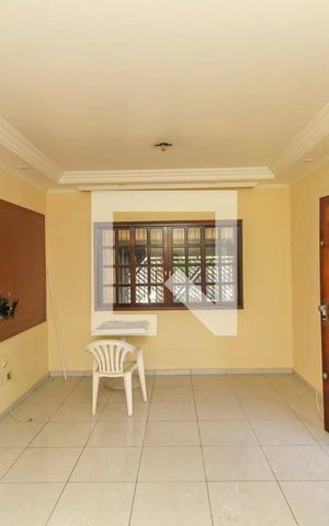Casa à venda com 220m², 3 quartos e 2 vagas Casa à venda com 220m², 3 quartos e 2 vagasSala