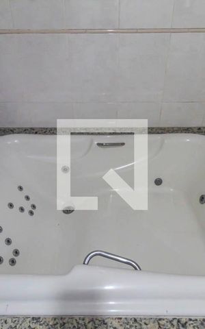 Casa à venda com 220m², 3 quartos e 2 vagas Casa à venda com 220m², 3 quartos e 2 vagasBanheiro 2