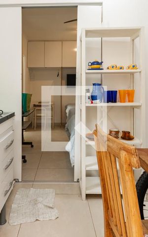 Casa à venda com 196m², 4 quartos e 4 vagas Casa à venda com 196m², 4 quartos e 4 vagasEdícula 1/ Cozinha