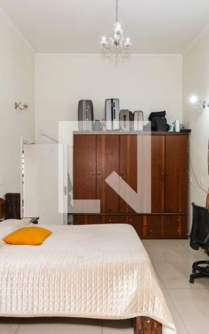 Casa à venda com 196m², 4 quartos e 4 vagas Casa à venda com 196m², 4 quartos e 4 vagasSuíte