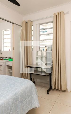Casa à venda com 196m², 4 quartos e 4 vagas Casa à venda com 196m², 4 quartos e 4 vagasEdícula 1/ Quarto