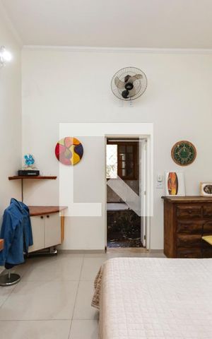Casa à venda com 196m², 4 quartos e 4 vagas Casa à venda com 196m², 4 quartos e 4 vagasSuíte