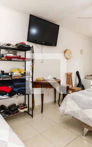 Casa à venda com 196m², 4 quartos e 4 vagas Casa à venda com 196m², 4 quartos e 4 vagasEdícula 2/ Quarto