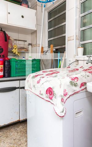 Casa à venda com 196m², 4 quartos e 4 vagas Casa à venda com 196m², 4 quartos e 4 vagasÁrea de Serviço