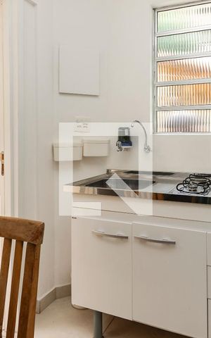 Casa à venda com 196m², 4 quartos e 4 vagas Casa à venda com 196m², 4 quartos e 4 vagasEdícula 1/ Cozinha