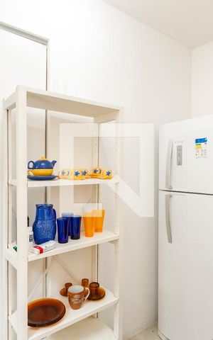 Casa à venda com 196m², 4 quartos e 4 vagas Casa à venda com 196m², 4 quartos e 4 vagasEdícula 1/ Cozinha