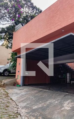 Casa à venda com 225m², 3 quartos e 2 vagas Casa à venda com 225m², 3 quartos e 2 vagasQuintal