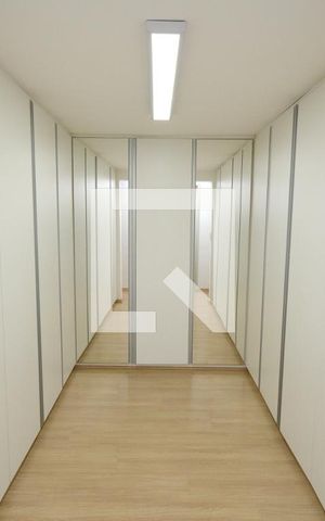 Casa à venda com 250m², 3 quartos e 3 vagasCloset da suíte