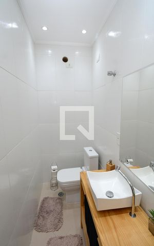 Casa à venda com 250m², 3 quartos e 3 vagasLavabo