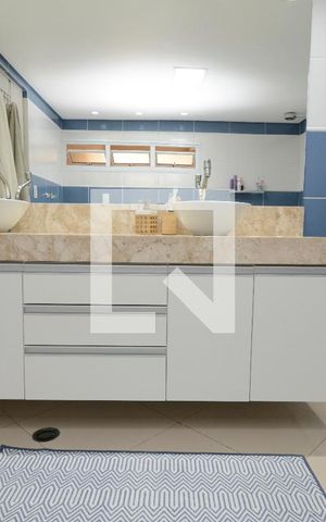Casa à venda com 250m², 3 quartos e 3 vagasBanheiro da Suíte