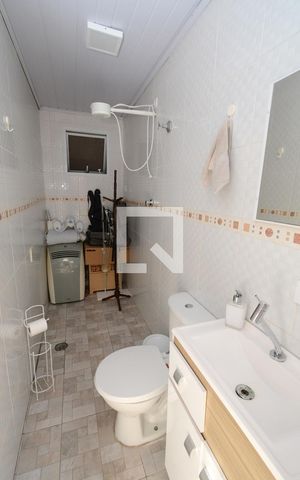 Casa à venda com 250m², 3 quartos e 3 vagasBanheiro de serviço