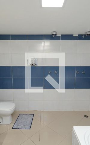 Casa à venda com 250m², 3 quartos e 3 vagasBanheiro da Suíte