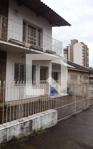 Casa à venda com 280m², 5 quartos e 2 vagasFachada