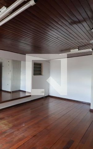 Casa à venda com 280m², 5 quartos e 2 vagasQuarto 5