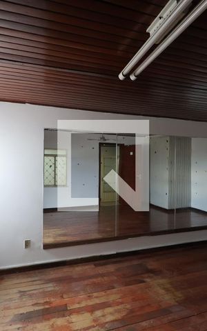 Casa à venda com 280m², 5 quartos e 2 vagasQuarto 5