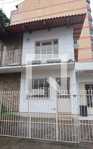 Casa à venda com 280m², 5 quartos e 2 vagasFachada