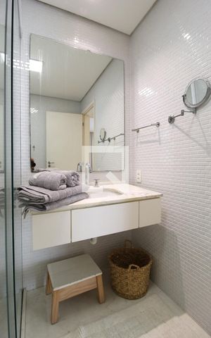 Apartamento à venda com 95m², 1 quarto e 2 vagasBanheiro da Suíte