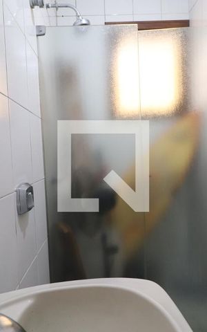 Casa à venda com 572m², 4 quartos e 3 vagasBanheiro de Serviço