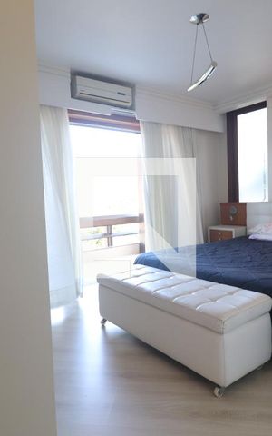 Casa à venda com 572m², 4 quartos e 3 vagasSuíte
