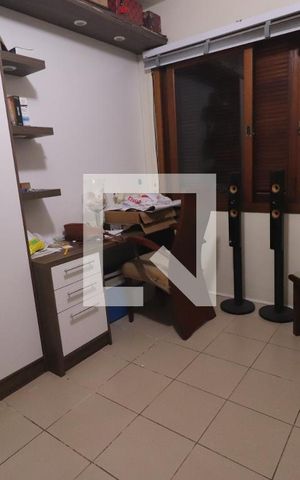 Casa à venda com 572m², 4 quartos e 3 vagasQuarto de Serviço