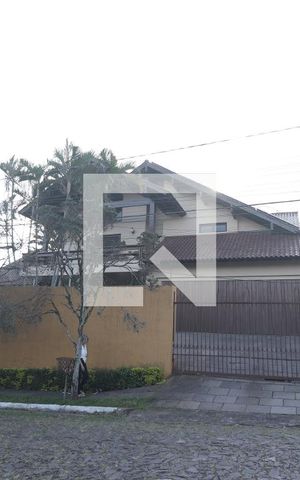 Casa à venda com 572m², 4 quartos e 3 vagasFachada