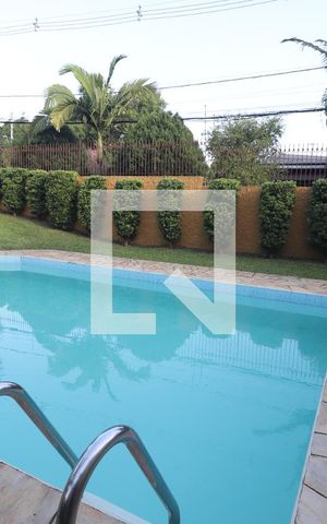 Casa à venda com 572m², 4 quartos e 3 vagasPiscina