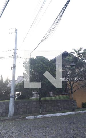 Casa à venda com 572m², 4 quartos e 3 vagasFachada