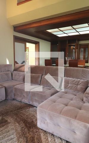 Casa à venda com 572m², 4 quartos e 3 vagasSala 2