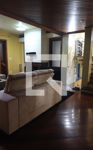 Casa à venda com 572m², 4 quartos e 3 vagasSala